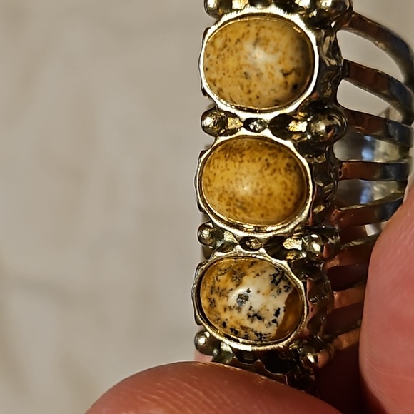 Stone ring - Picture 5 of 6